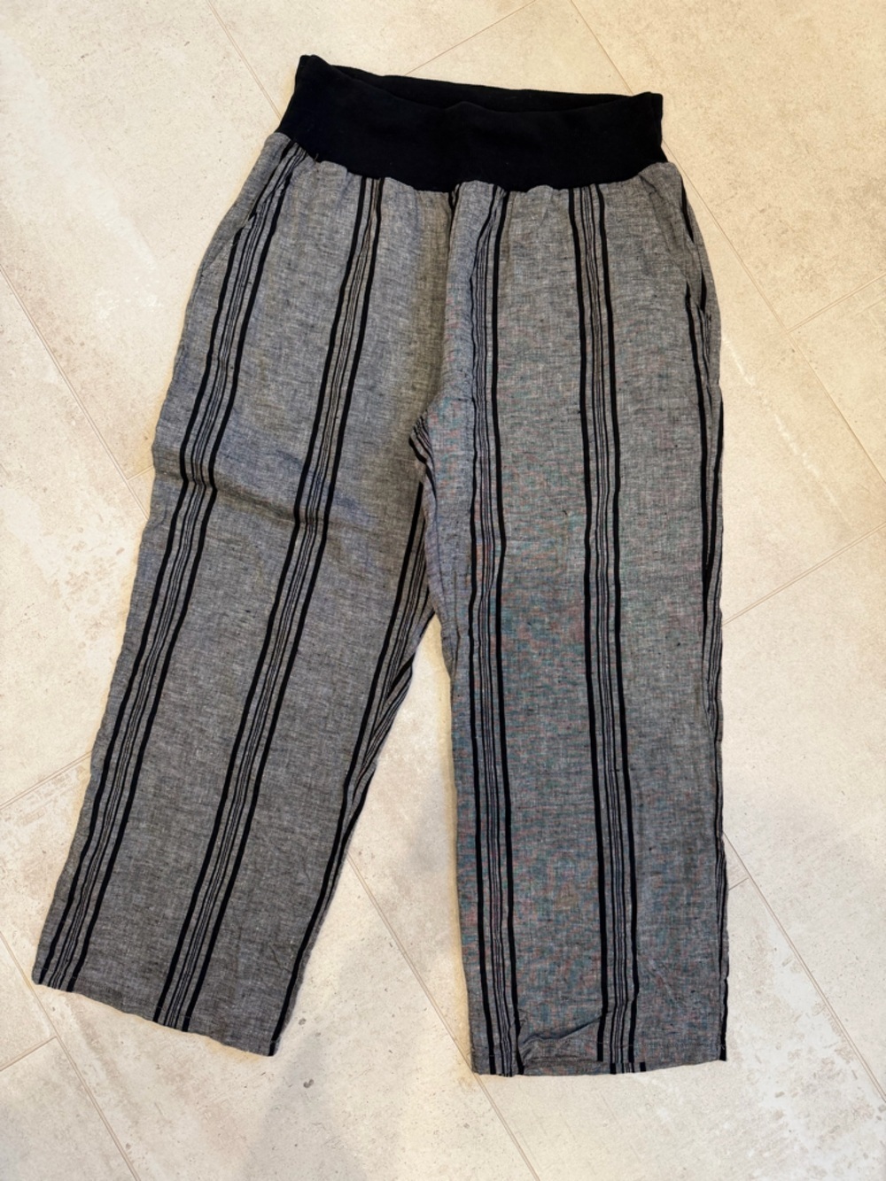 Inizio Women's Cropped Linen/Cotton Blend Magic Capri Made Italy / large